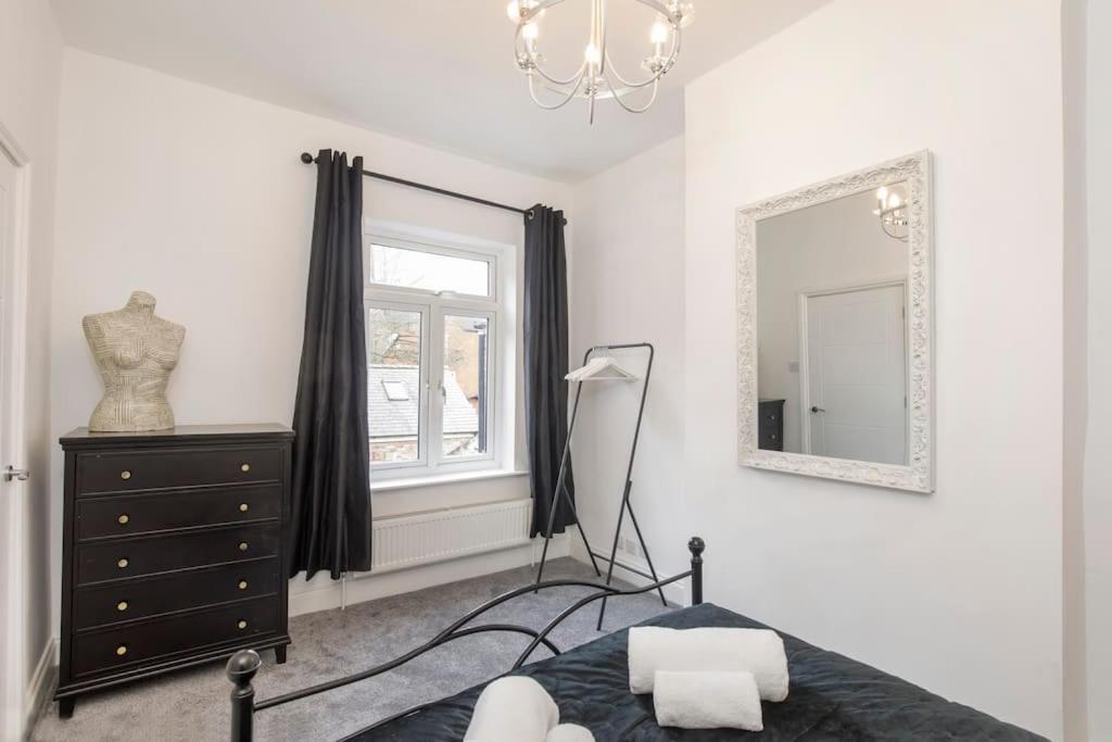 The Milton - Stylish Terraced Villa York Exterior foto